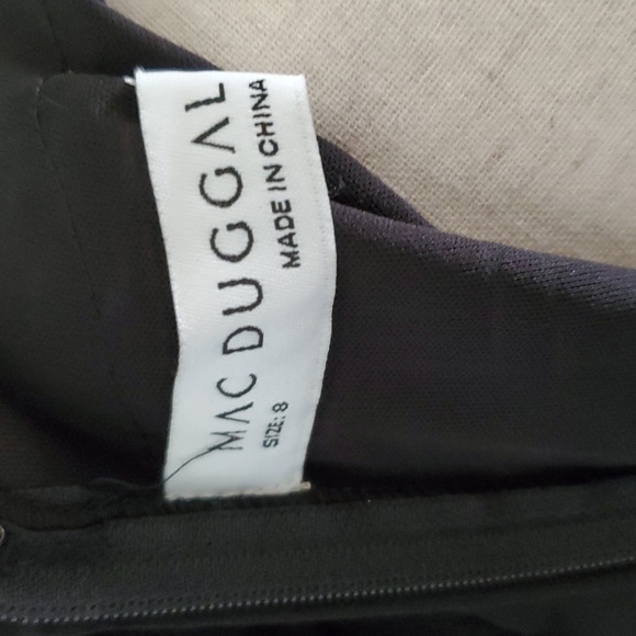 Mac Duggal Black Long Sleeve gown with cut out sides  Size 8 new with tags - Picture 8 of 10